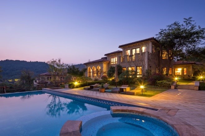 combining-home-automation-and-landscape-lighting-creates-nights-to-remember
